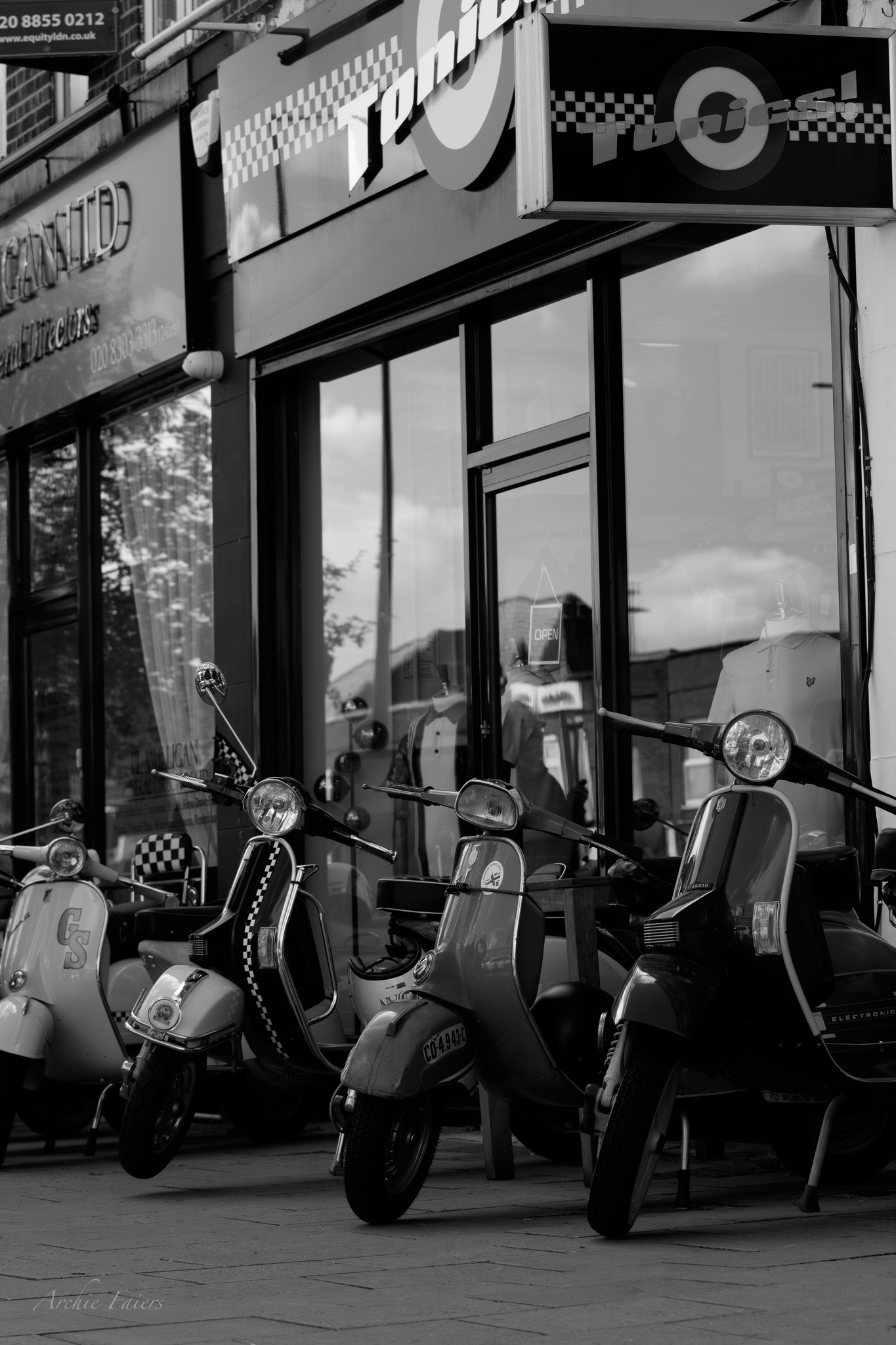 Mark Baxter at Tonics!