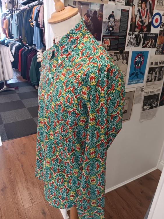 Mens Green with Red Patterned shirt
