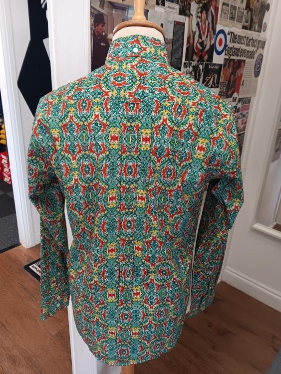 Mens Green with Red Patterned shirt
